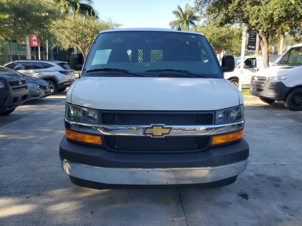 Used 2025 Chevrolet Express 2500 w/ Driver Convenience Package RWD image 2