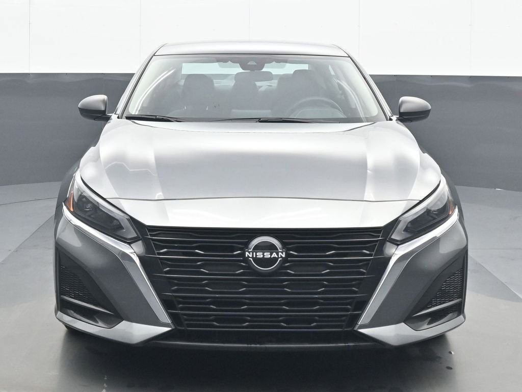 Used 2024 Nissan Altima 2.5 SV image 1