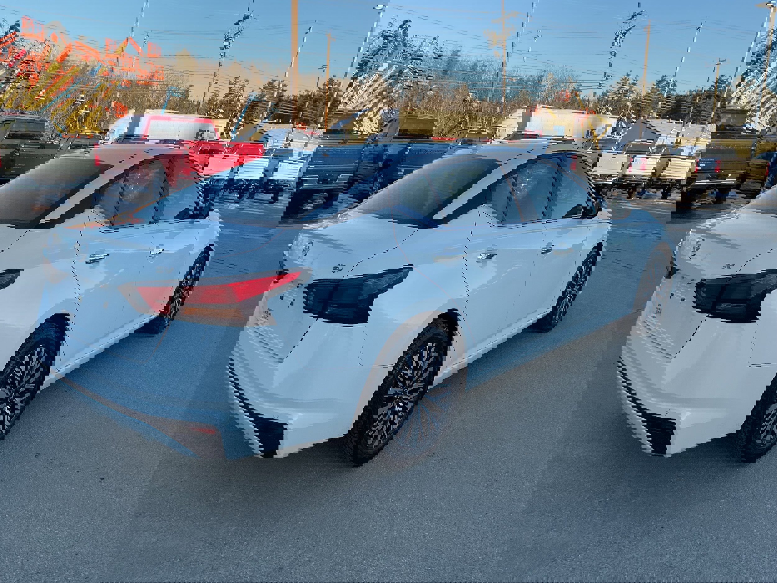 Used 2024 Nissan Altima 2.5 SV image 4