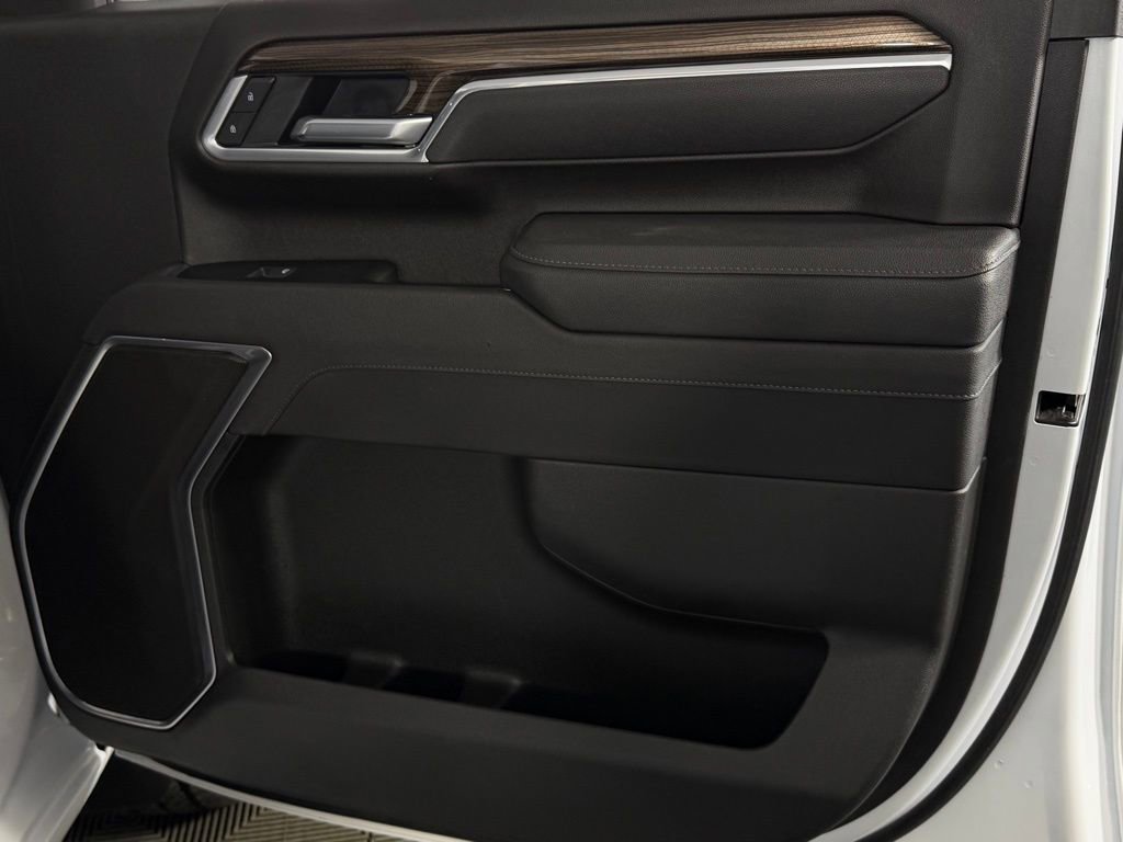 Used 2025 Chevrolet Silverado 2500 LT w/ Convenience Package image 36