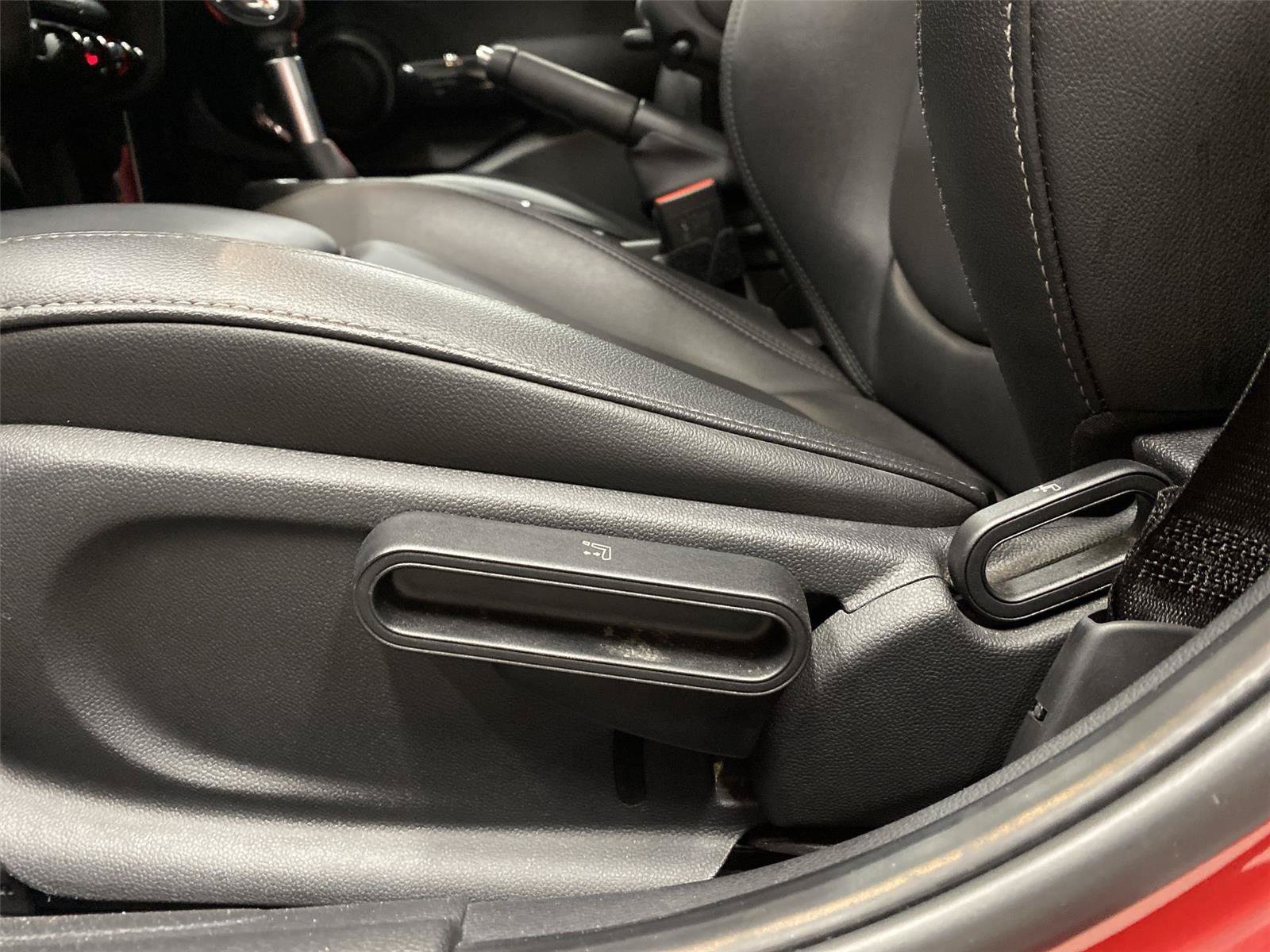 Used 2019 MINI Cooper S FWD image 18