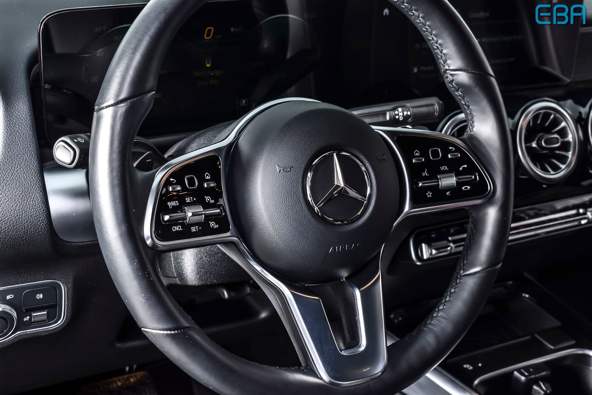 Used 2023 Mercedes-Benz EQB 300 4MATIC image 15