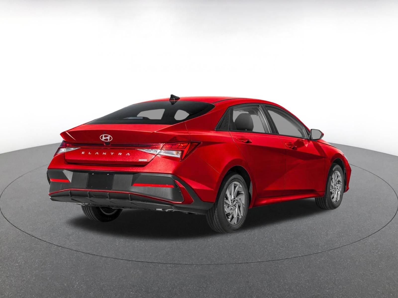 Used 2026 Hyundai Elantra Hybrid FWD image 2