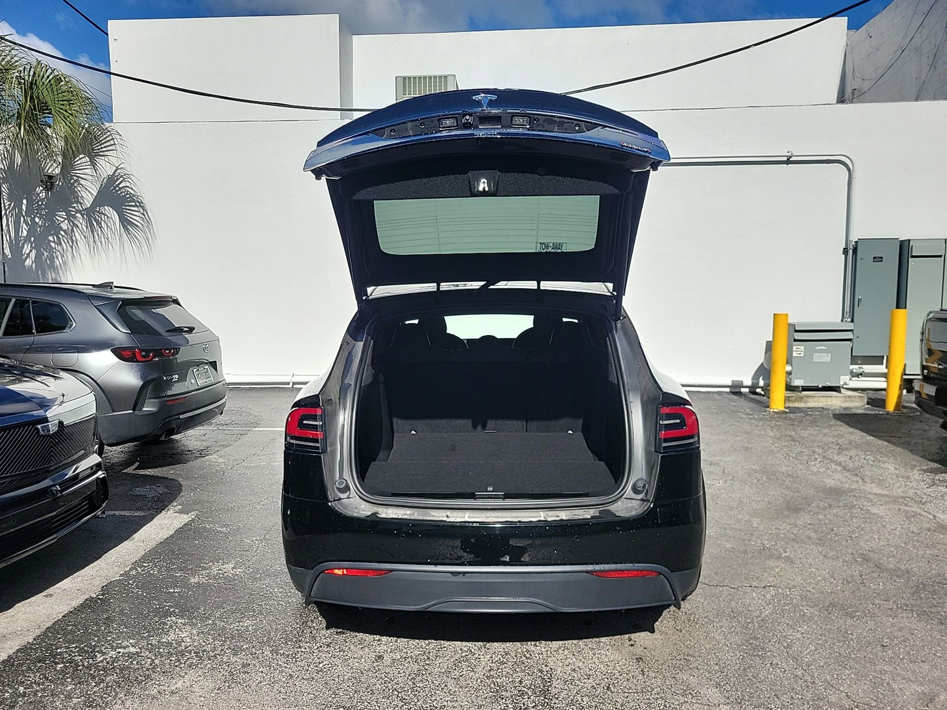 Used 2023 Tesla Model X image 14