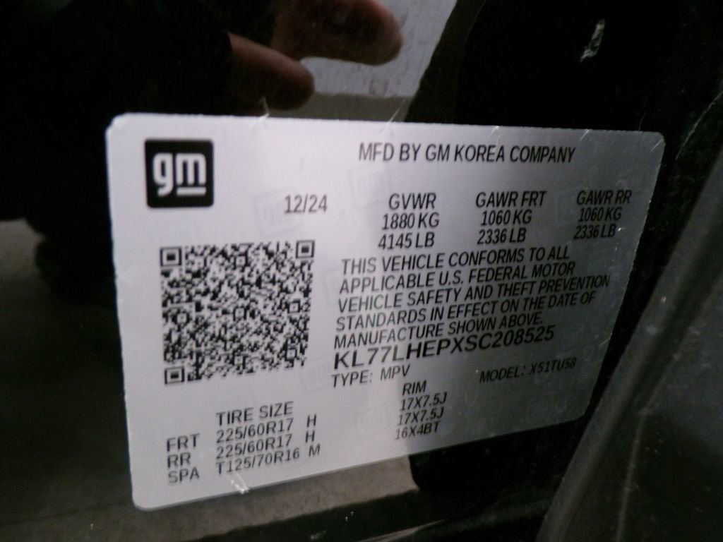 Used 2025 Chevrolet Trax LT w/ Driver Confidence Package FWD image 30