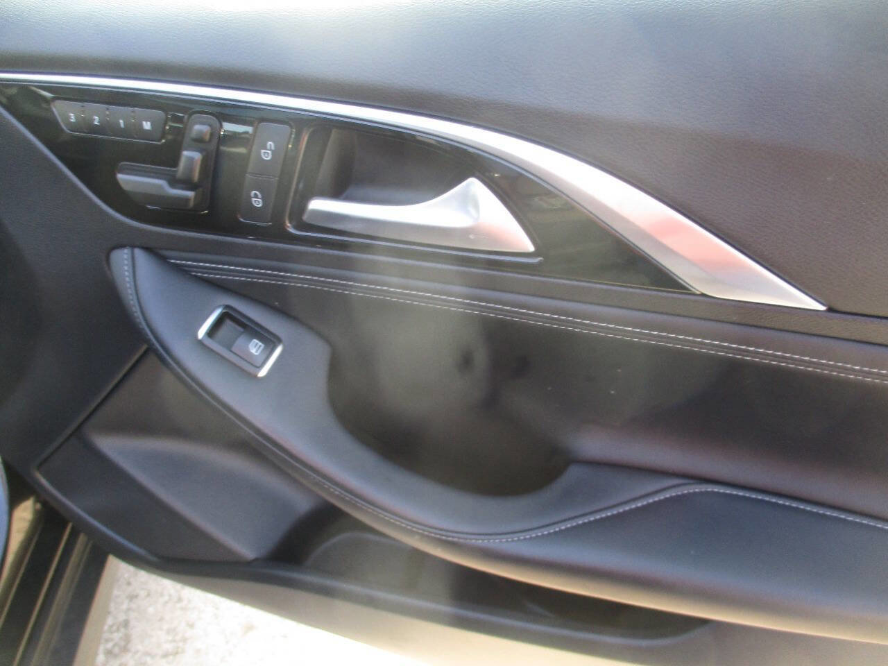 Used 2018 INFINITI QX30 AWD image 35