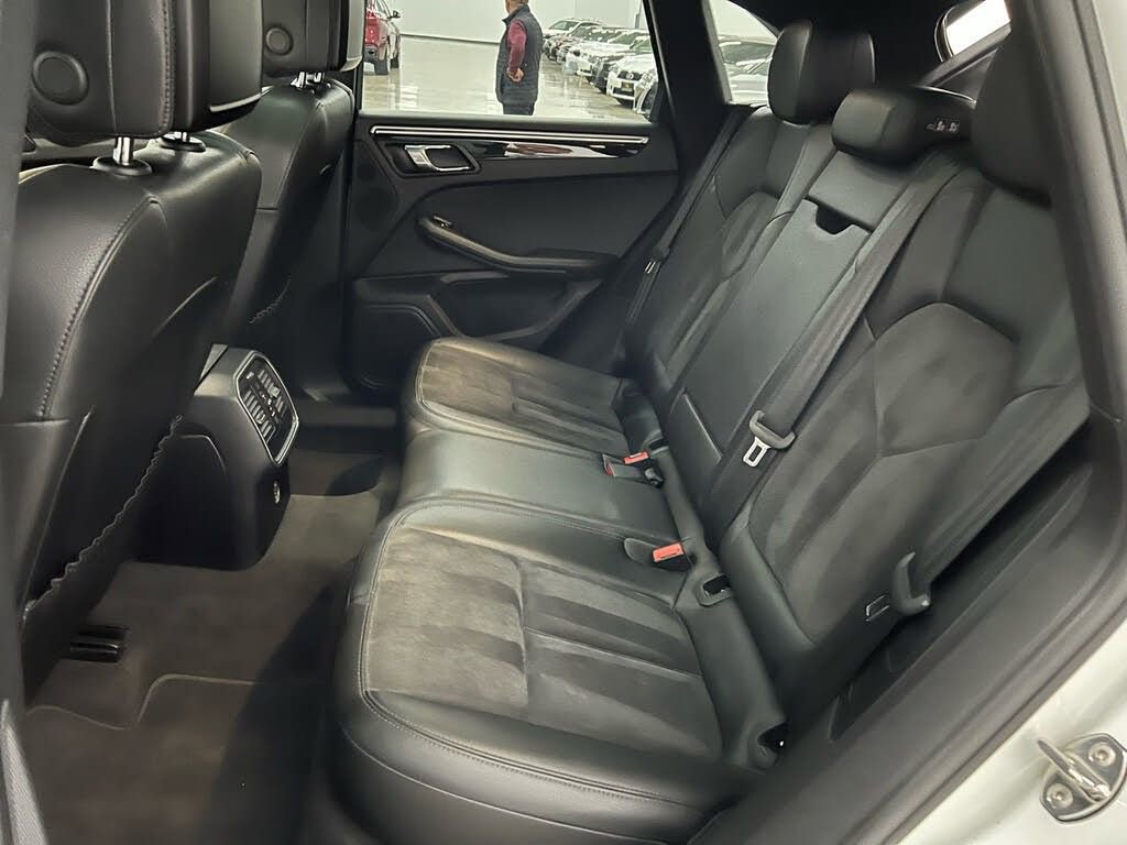 Used 2017 Porsche Macan image 12