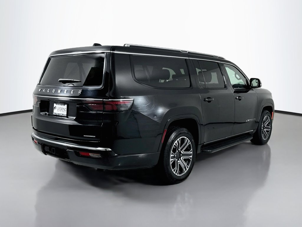 Used 2024 Jeep Wagoneer L Series II RWD image 6