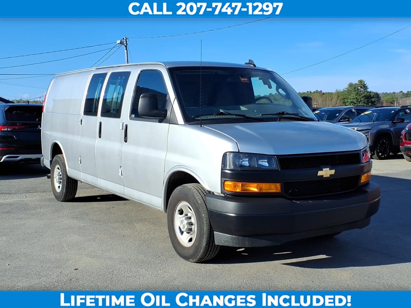 Used 2025 Chevrolet Express 3500 Extended w/ Driver Convenience Package RWD image 3