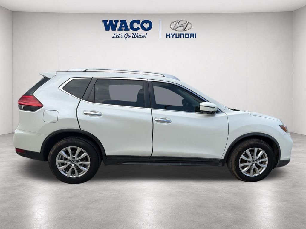 Used 2017 Nissan Rogue SV FWD image 12