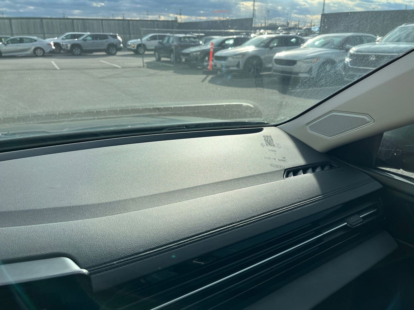 Used 2025 Volkswagen Jetta SE image 33