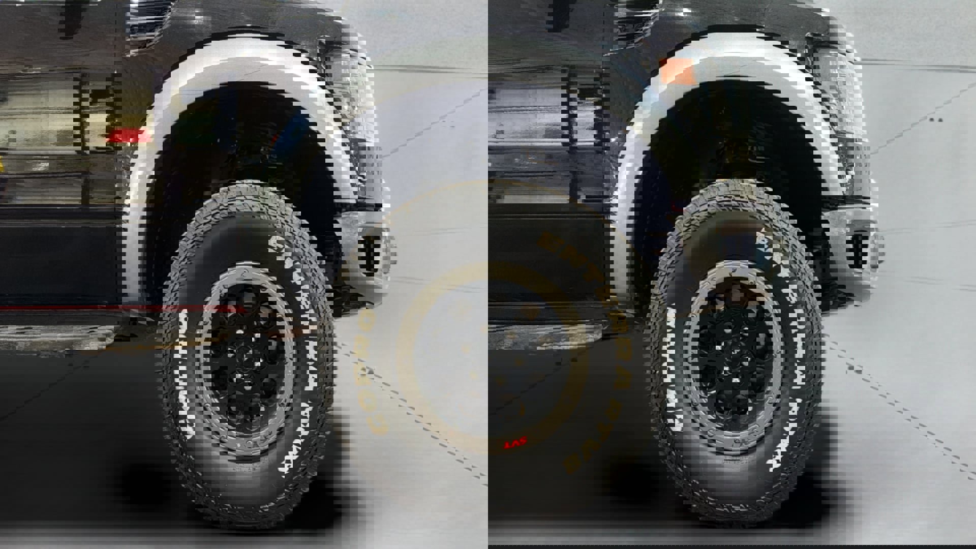 Used 2013 Ford F150 Raptor w/ Luxury Equipment Group image 34