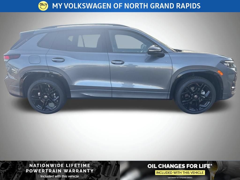 New 2026 Volkswagen Tiguan SE R-Line AWD/4WD image 4