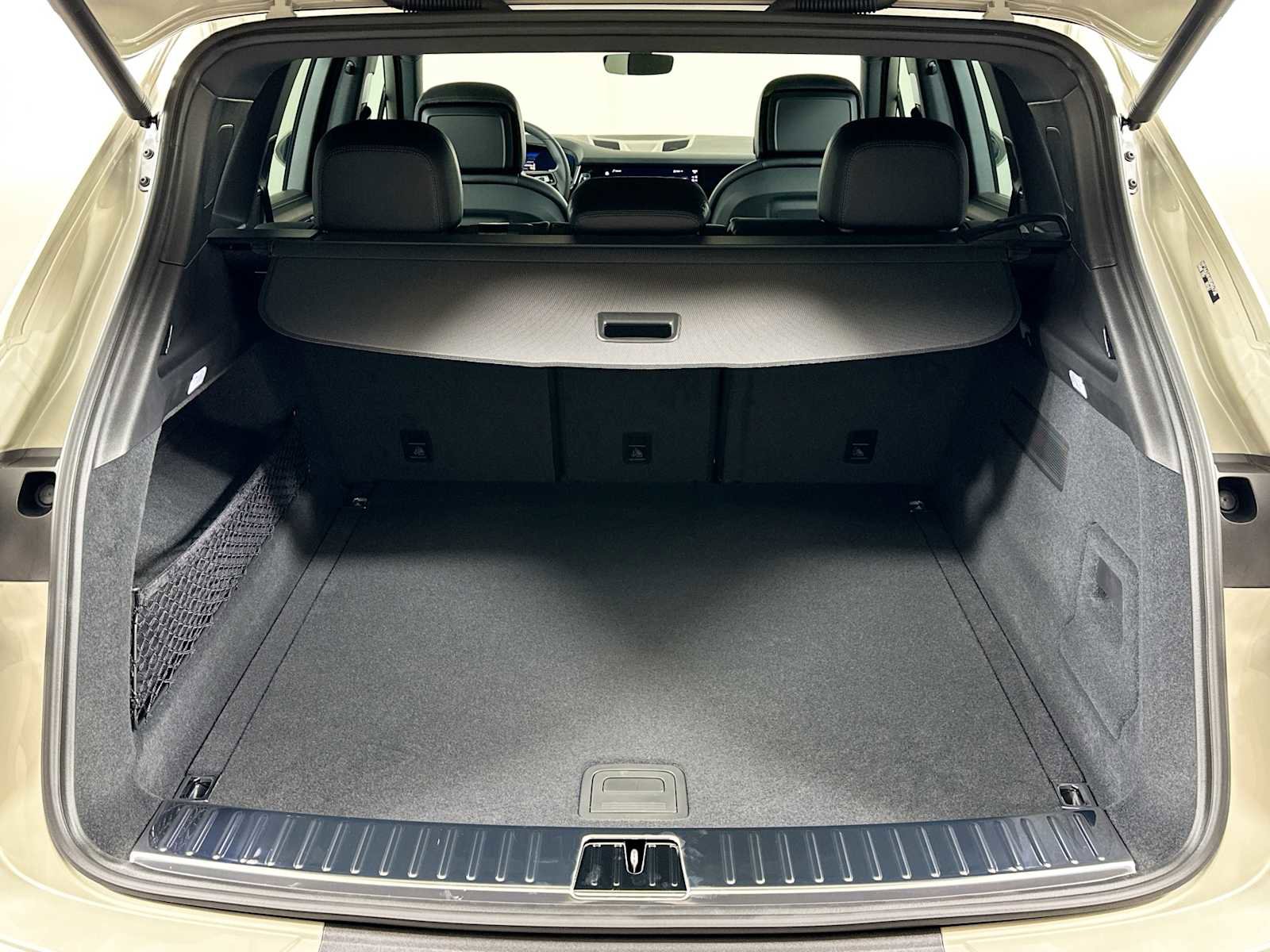 New 2025 Porsche Cayenne image 26