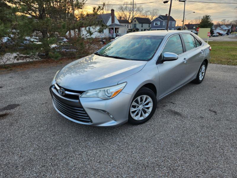Used 2015 Toyota Camry LE image 50