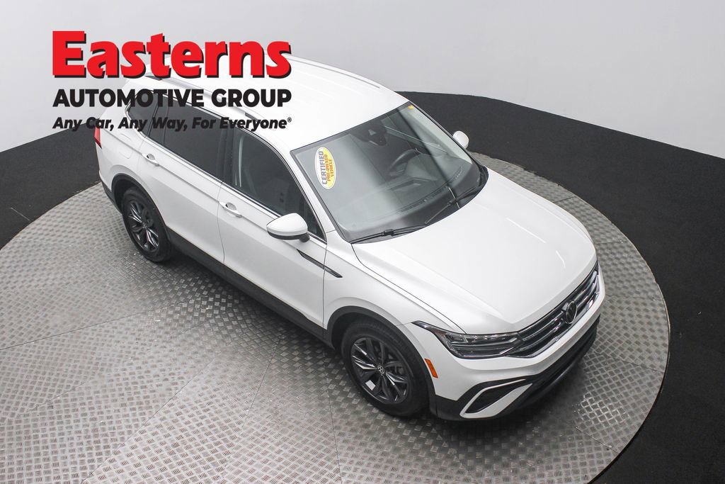 Used 2023 Volkswagen Tiguan SE image 3