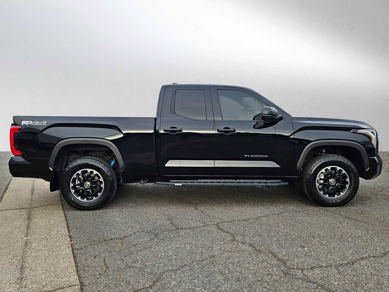 Used 2023 Toyota Tundra SR5 image 2