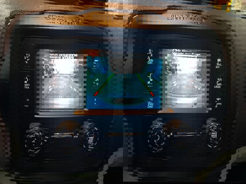 Used 2017 Jeep Renegade Latitude image 13