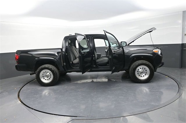 Used 2020 Toyota Tacoma SR image 32