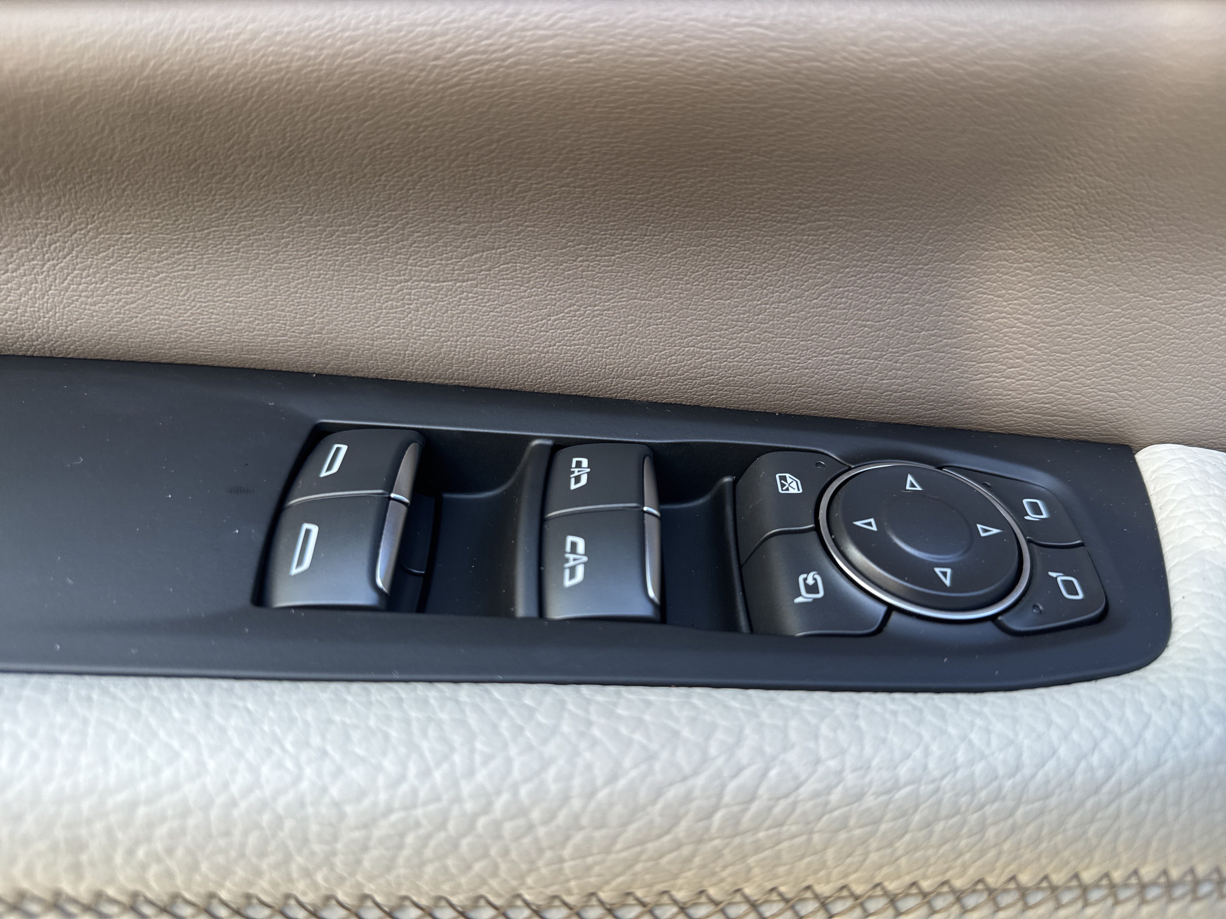 New 2026 GMC Yukon XL Denali w/ Sun & Power Step Package AWD/4WD image 17