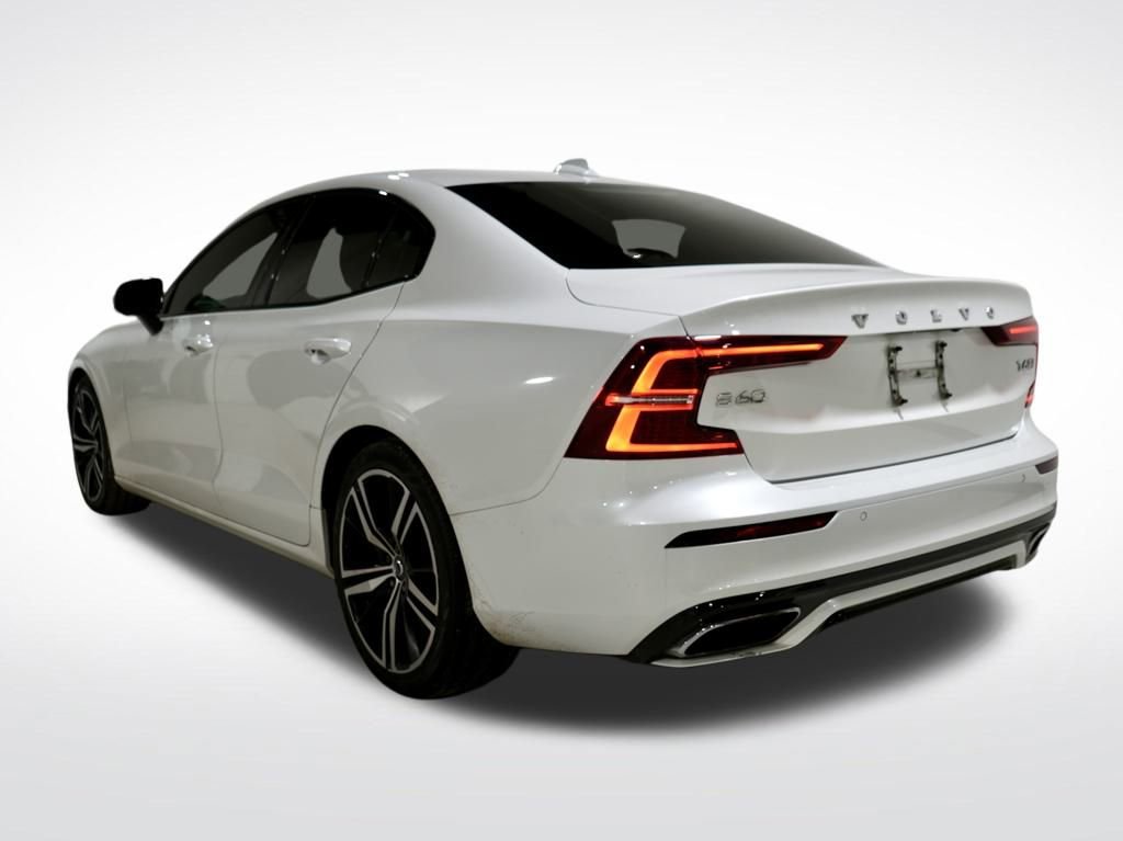Used 2019 Volvo S60 T6 R-Design image 8