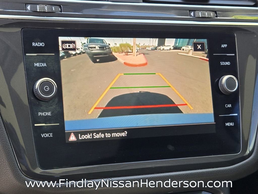 Used 2023 Volkswagen Tiguan SE w/ Panoramic Sunroof Package FWD image 28