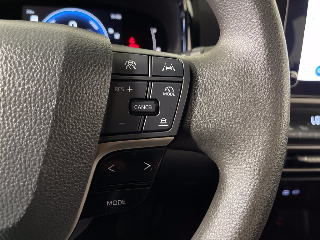Used 2025 Toyota Camry LE FWD image 27
