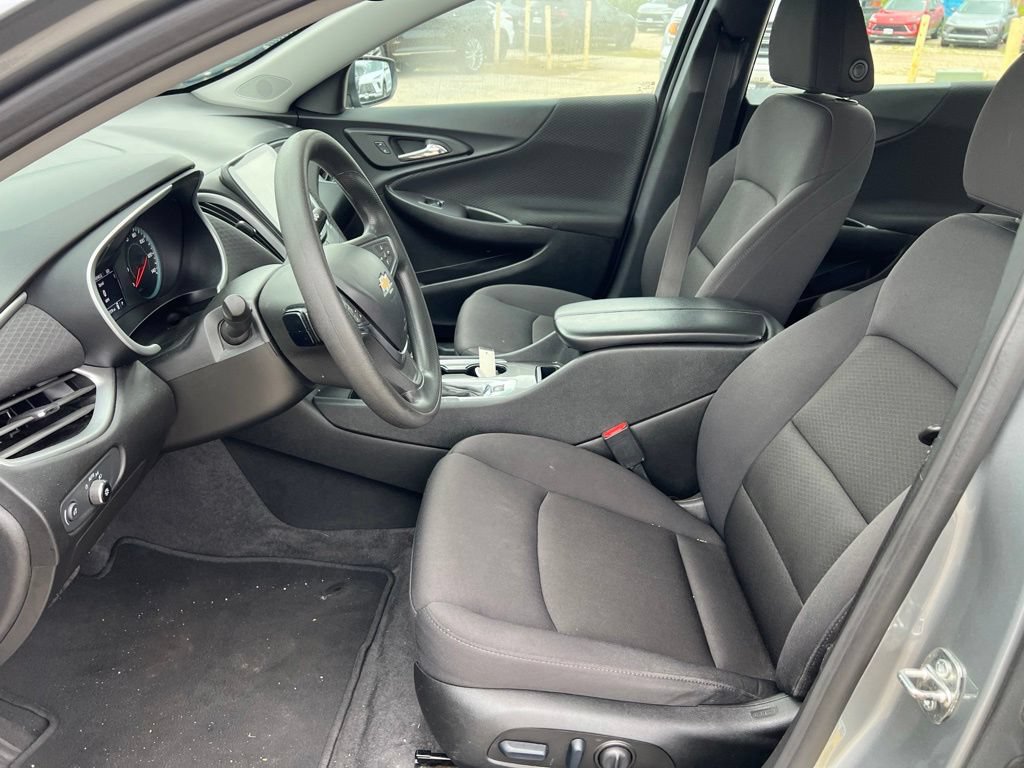 Used 2023 Chevrolet Malibu LT FWD image 15