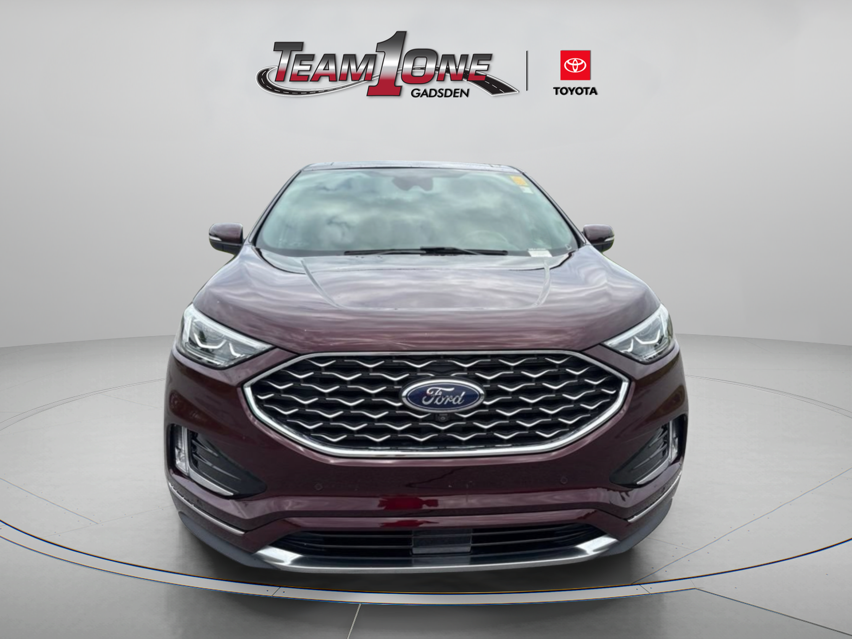 Used 2021 Ford Edge Titanium w/ Equipment Group 301A AWD/4WD image 2