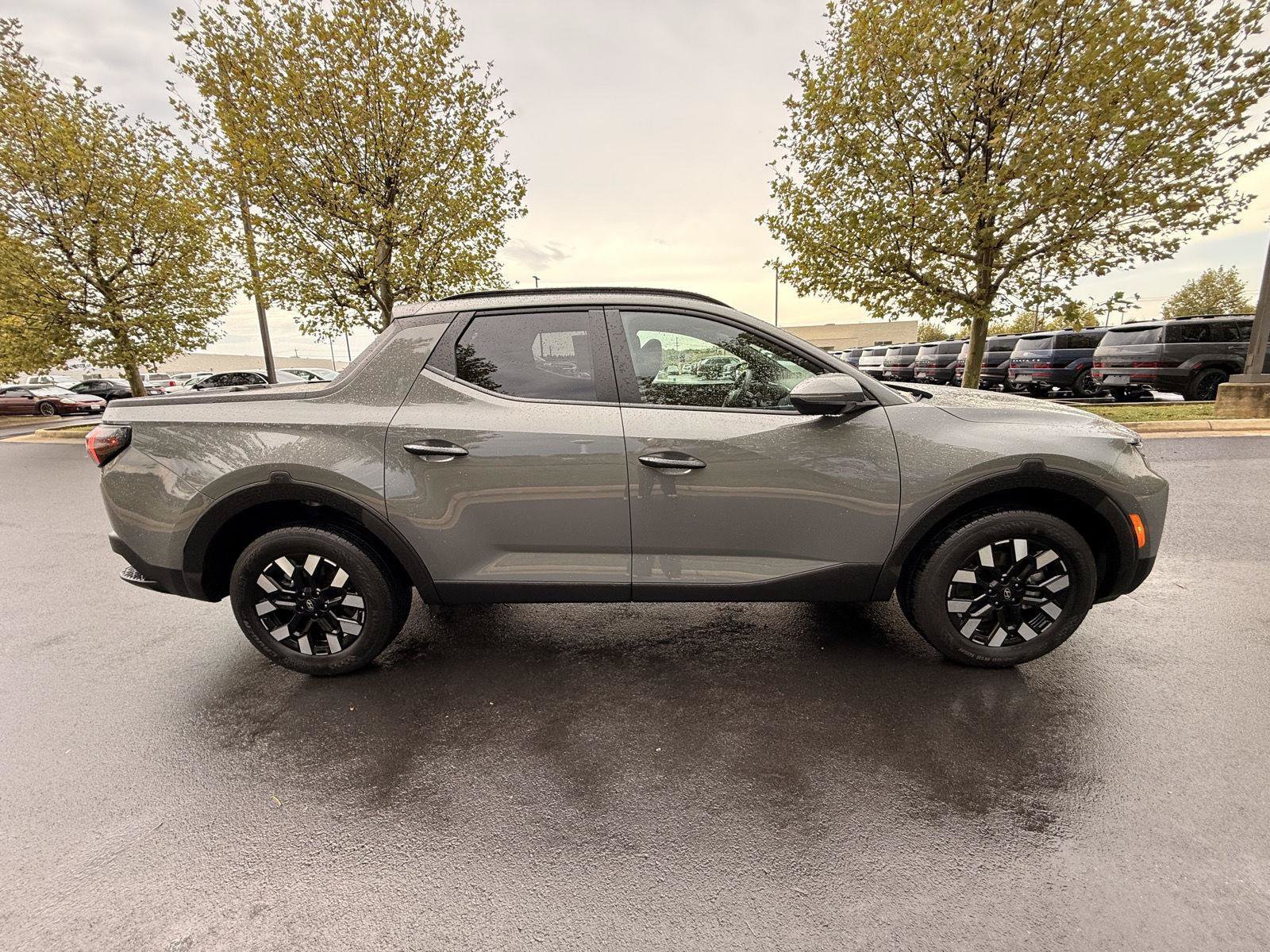 Certified 2025 Hyundai Santa Cruz SEL FWD image 4