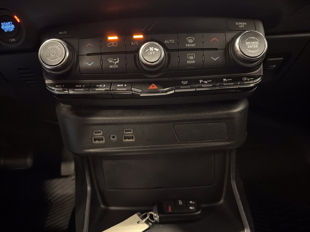 Used 2022 Dodge Durango AWD image 6