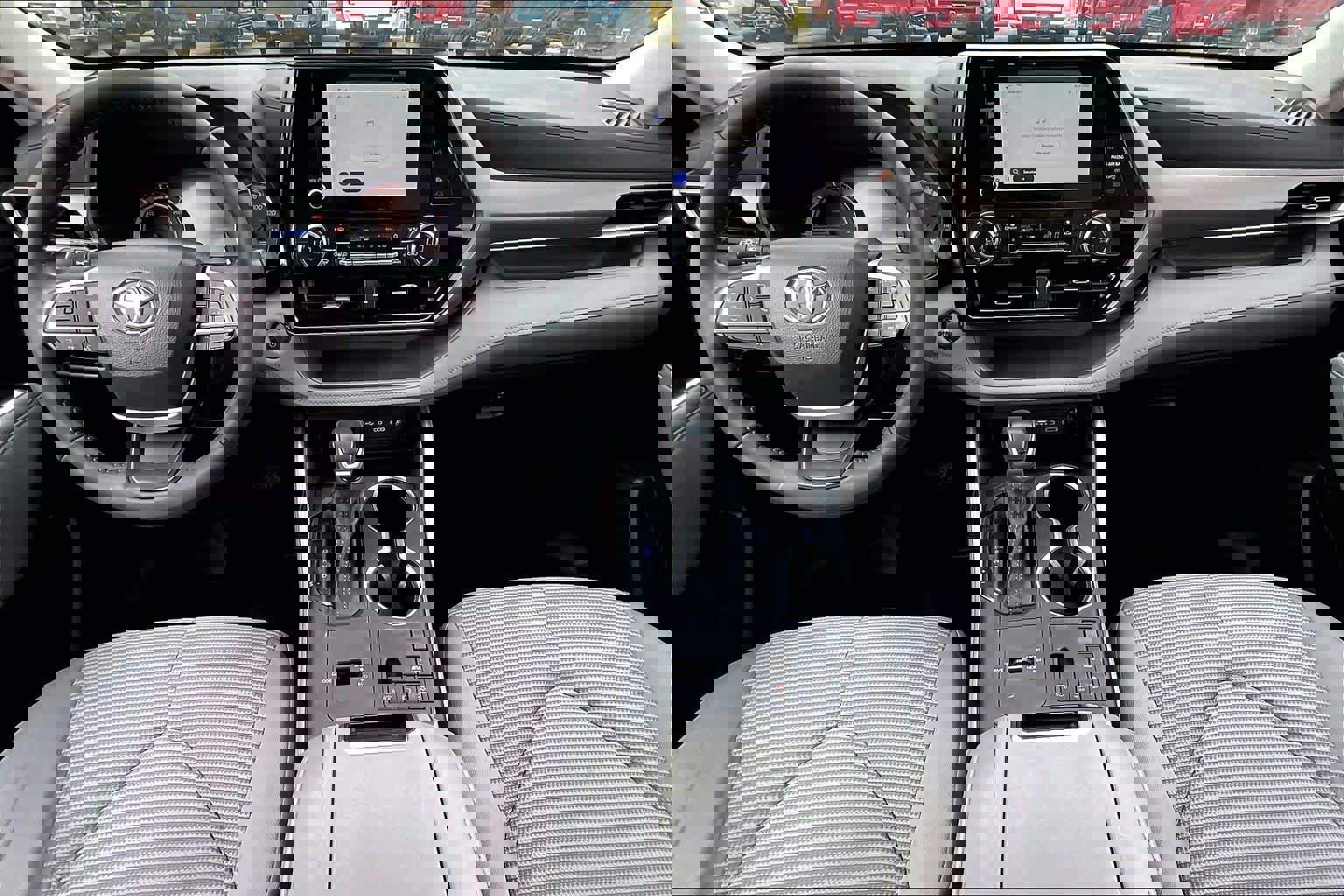 Used 2023 Toyota Highlander LE image 14