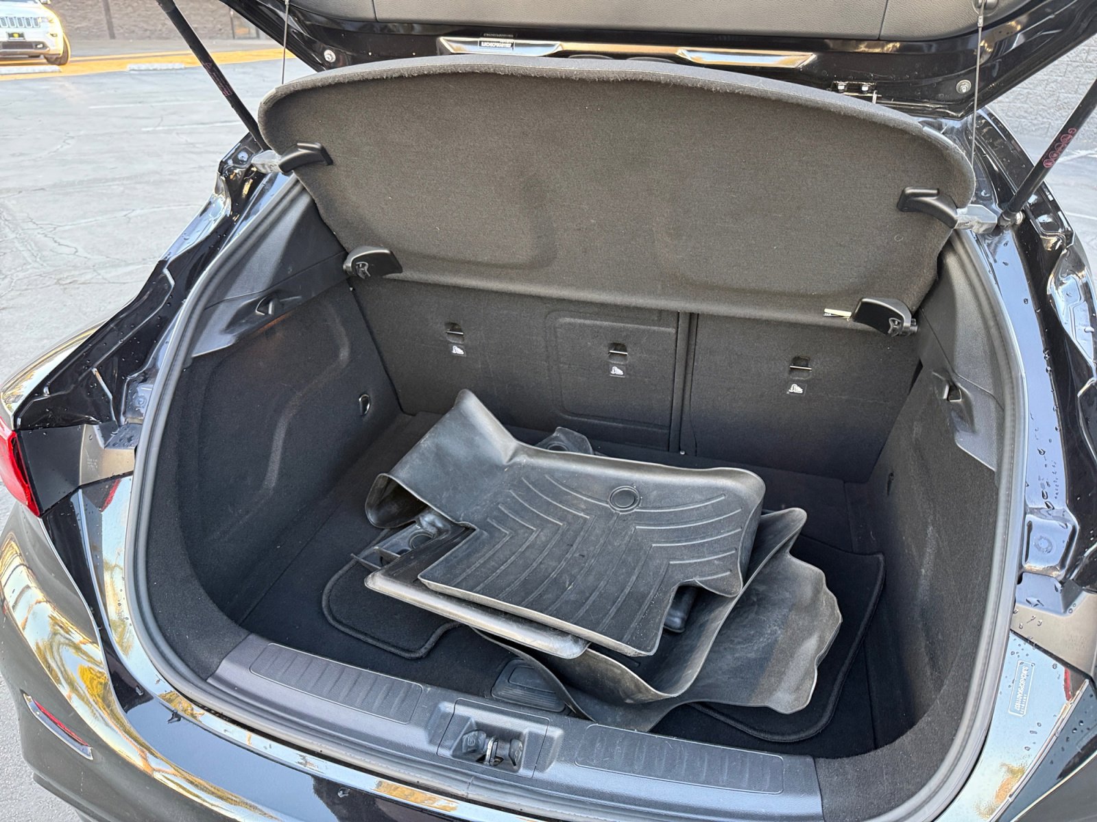 Used 2019 INFINITI QX30 image 20