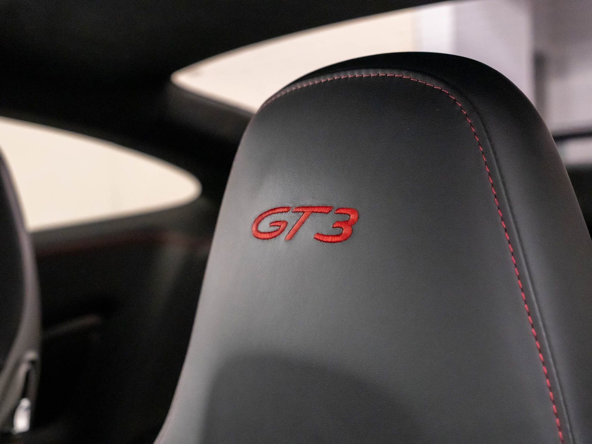 Used 2014 Porsche 911 GT3 w/ Carbon Interior Package RWD image 16
