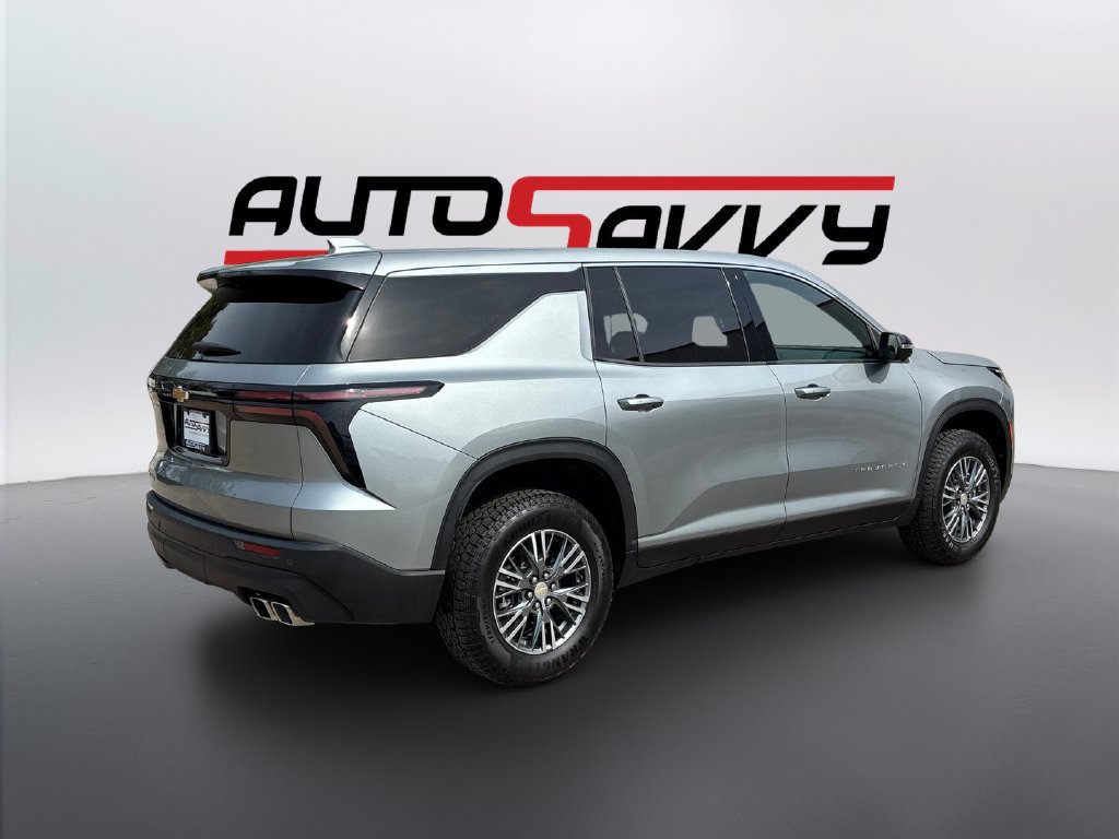 Used 2024 Chevrolet Traverse LS w/ LPO, Floor Liner Package FWD image 5