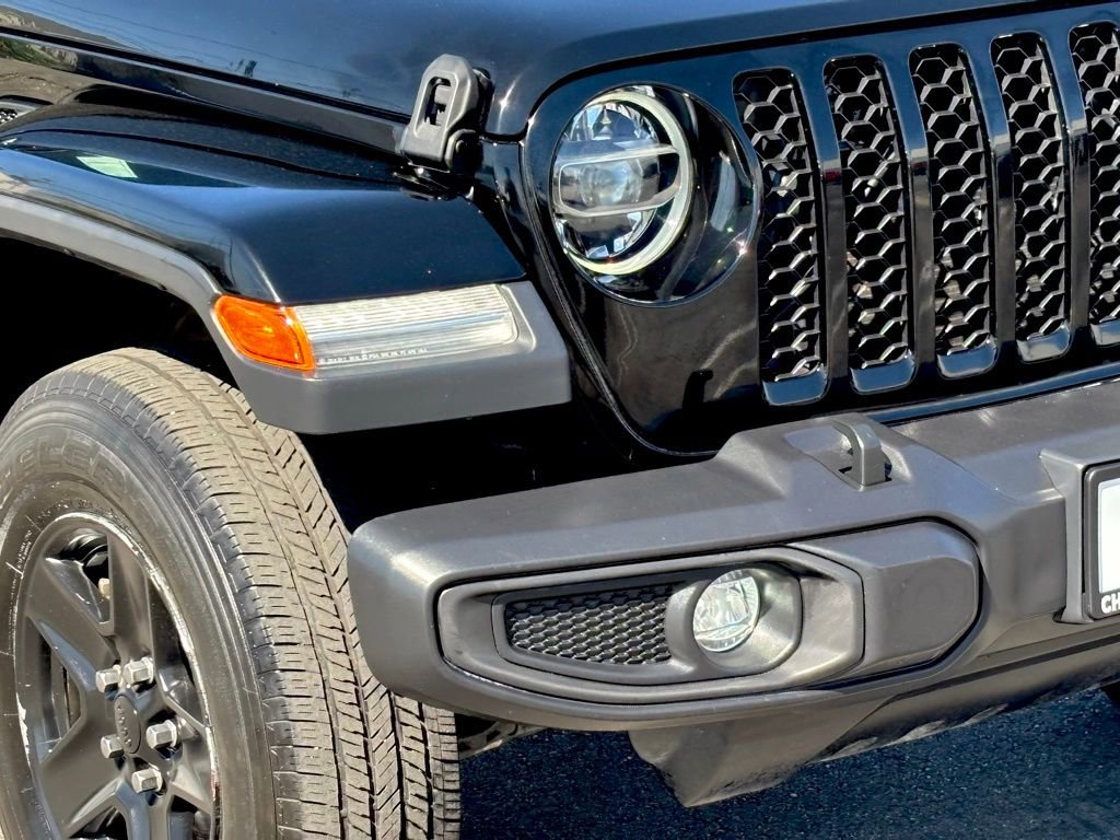 Used 2022 Jeep Gladiator Sport image 10