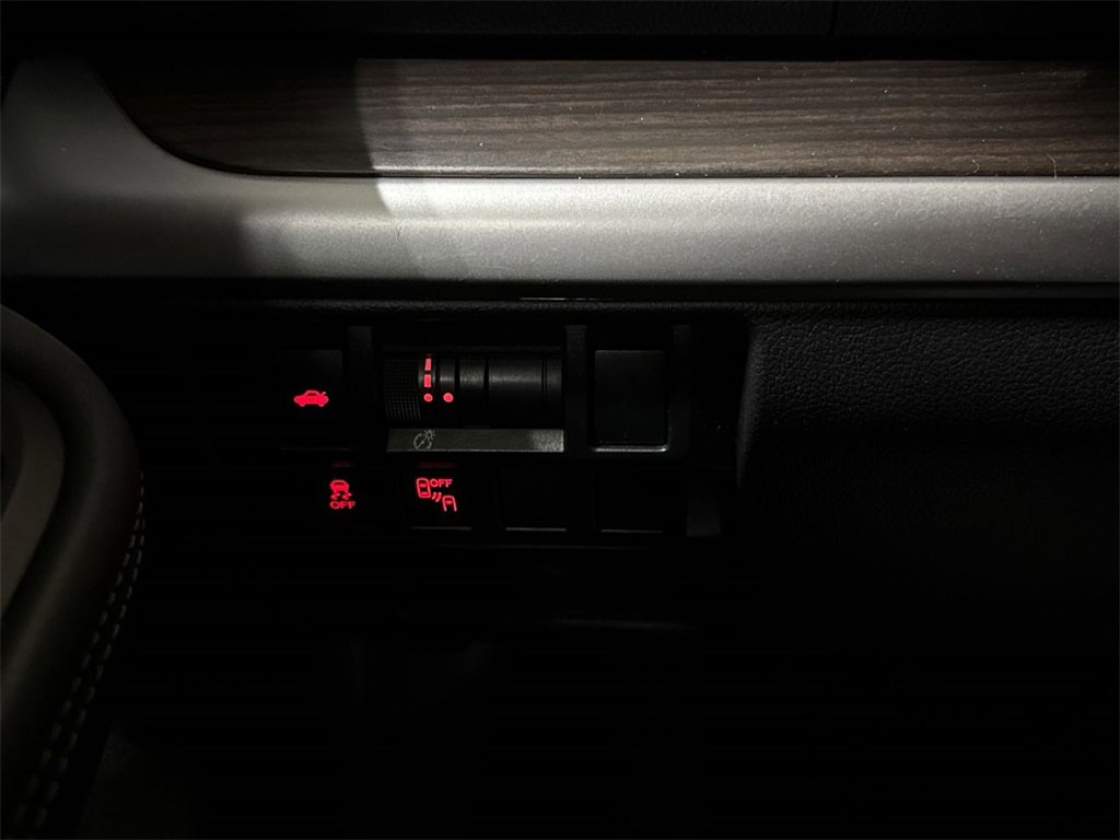 Used 2017 Subaru Legacy 2.5i Limited image 18