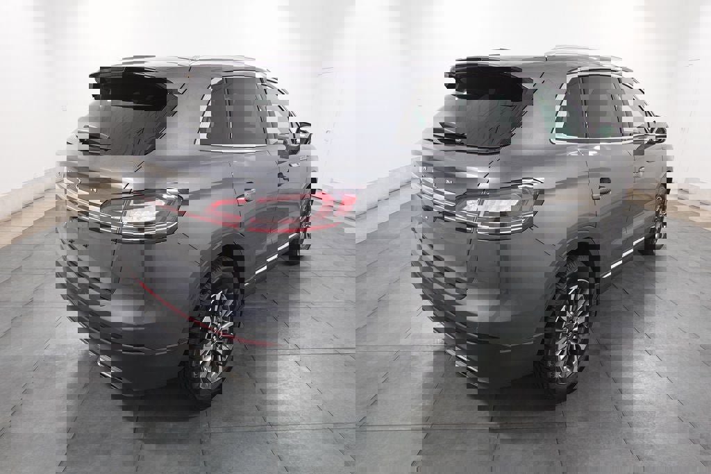 Used 2023 Lincoln Nautilus AWD w/ Premium Package image 5