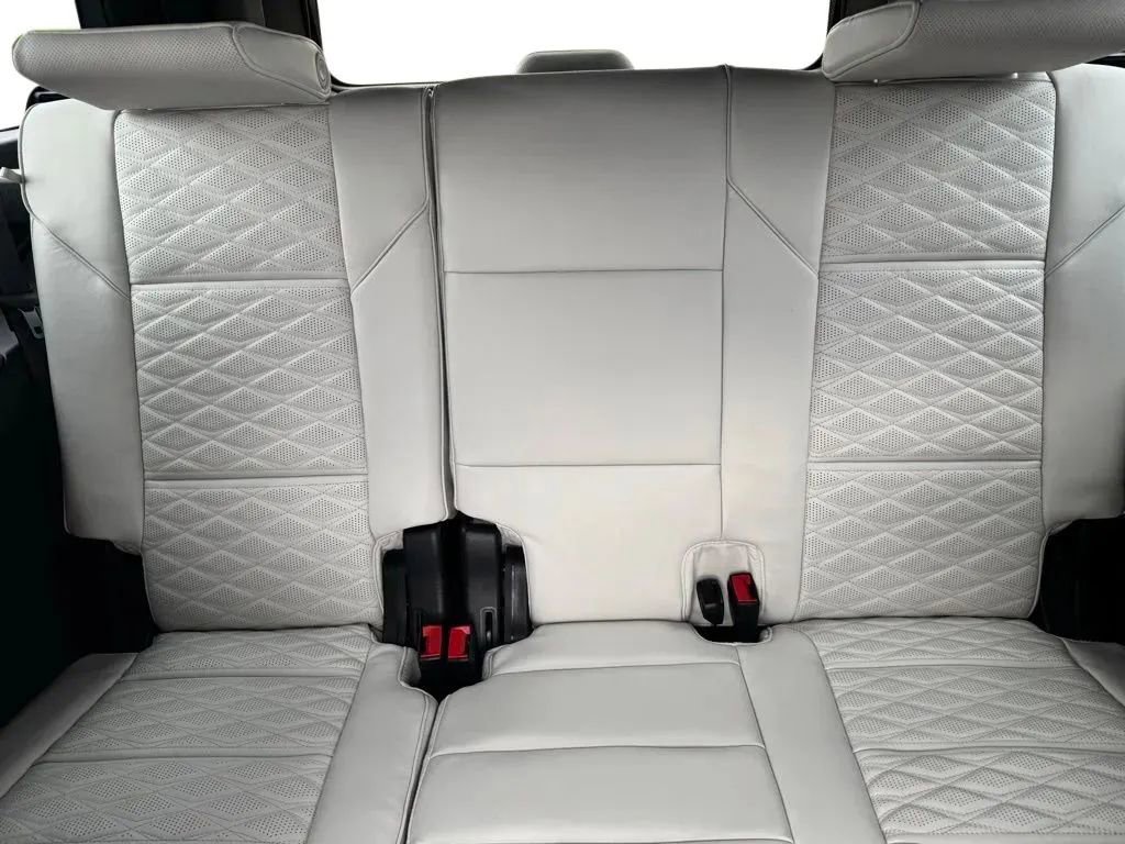 New 2026 Cadillac Escalade ESV Platinum Sport w/ LPO, ONYX Package image 20