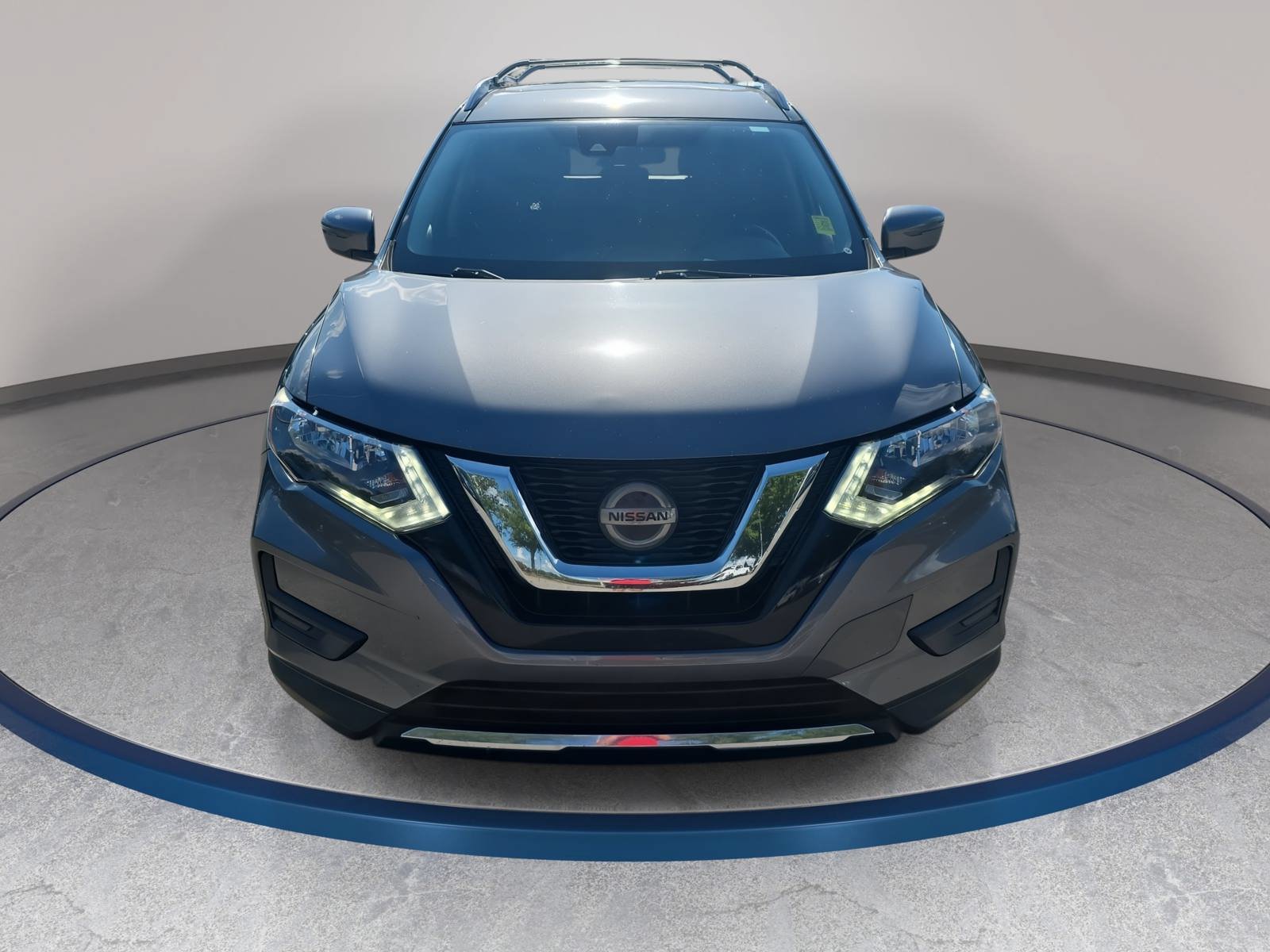 Used 2020 Nissan Rogue SV FWD image 2