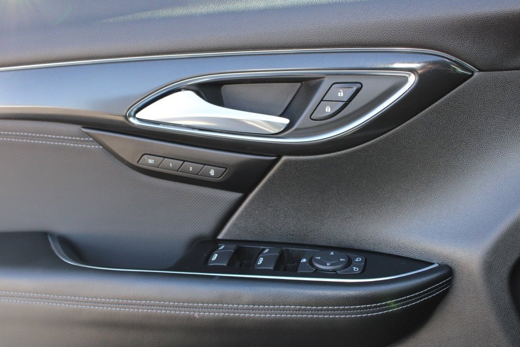 Used 2025 Buick Envision Preferred image 18