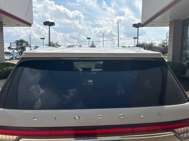 Used 2020 Lincoln Aviator Reserve w/ Equipment Group 201A AWD/4WD image 3