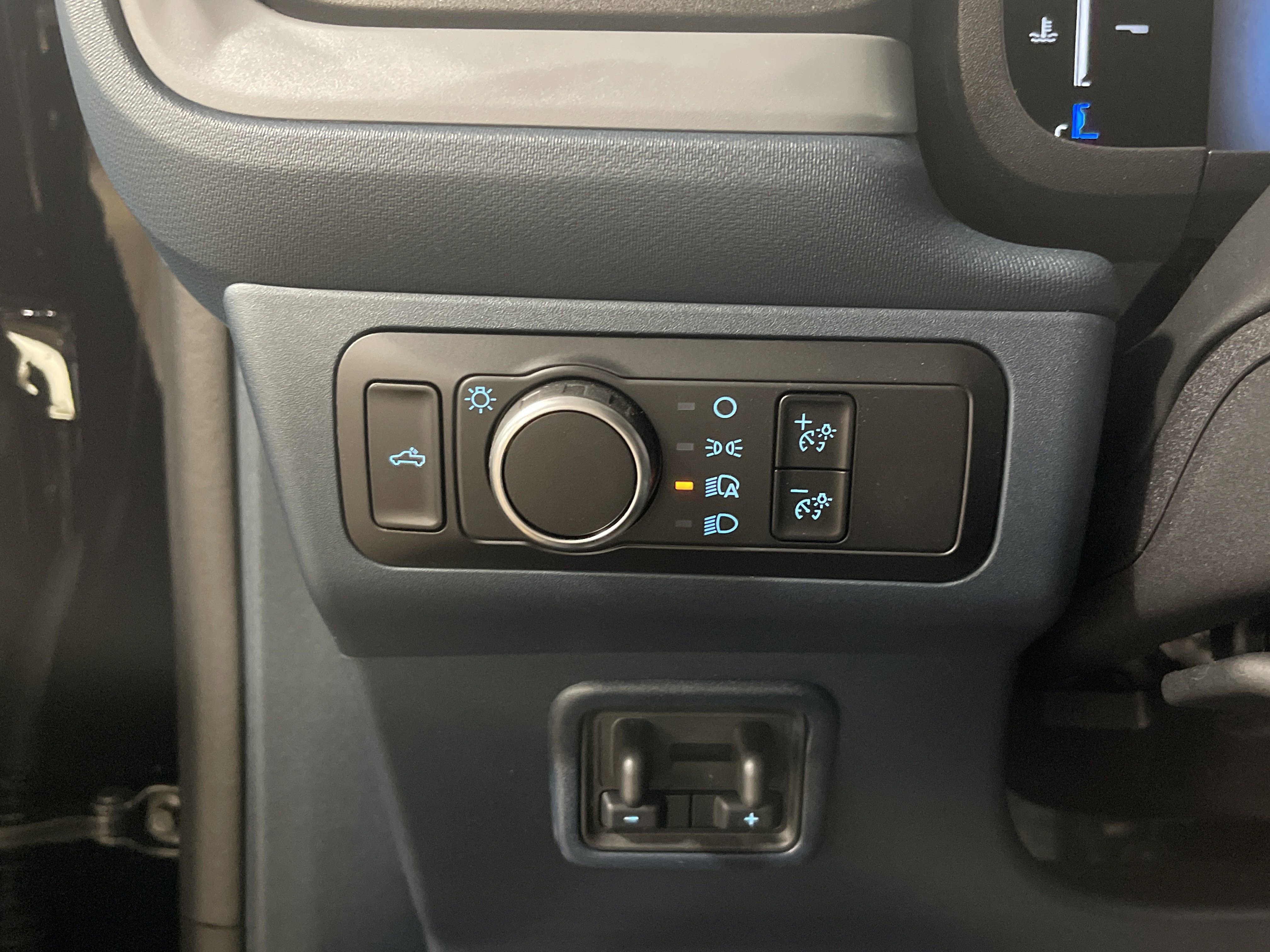 New 2025 Ford Maverick XLT w/ XLT Luxury Package image 22