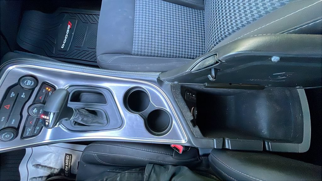 Used 2017 Dodge Challenger R/T RWD image 13
