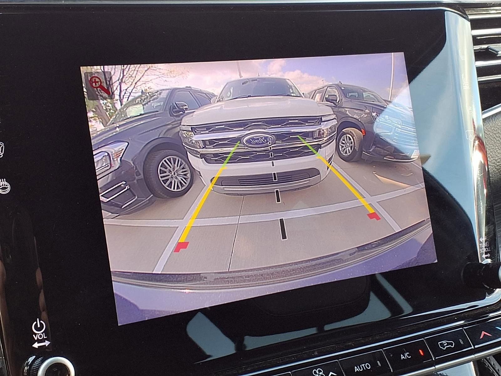 Used 2024 Jeep Wagoneer L Series III w/ Flexible Seating Group AWD/4WD image 10