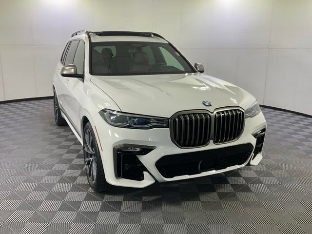 Used 2020 BMW X7 M50i w/ Dynamic Handling Package AWD/4WD image 3