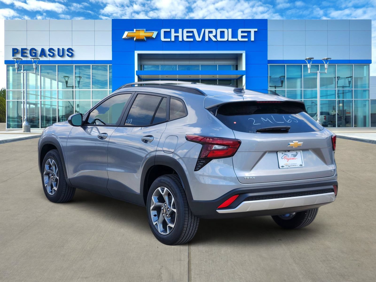 New 2026 Chevrolet Trax LT w/ LT Convenience Package FWD image 4