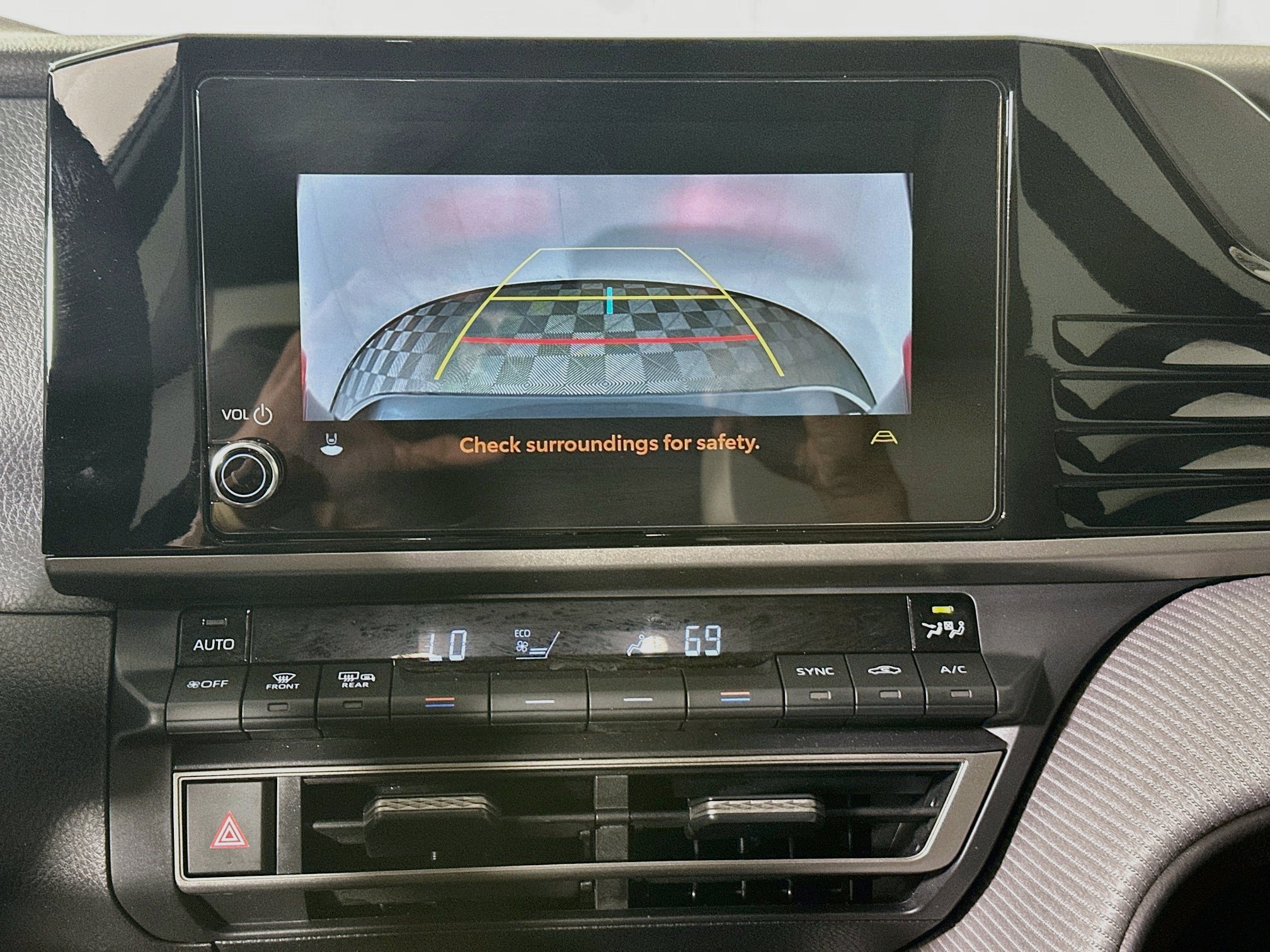 Used 2025 Toyota Camry SE FWD image 25