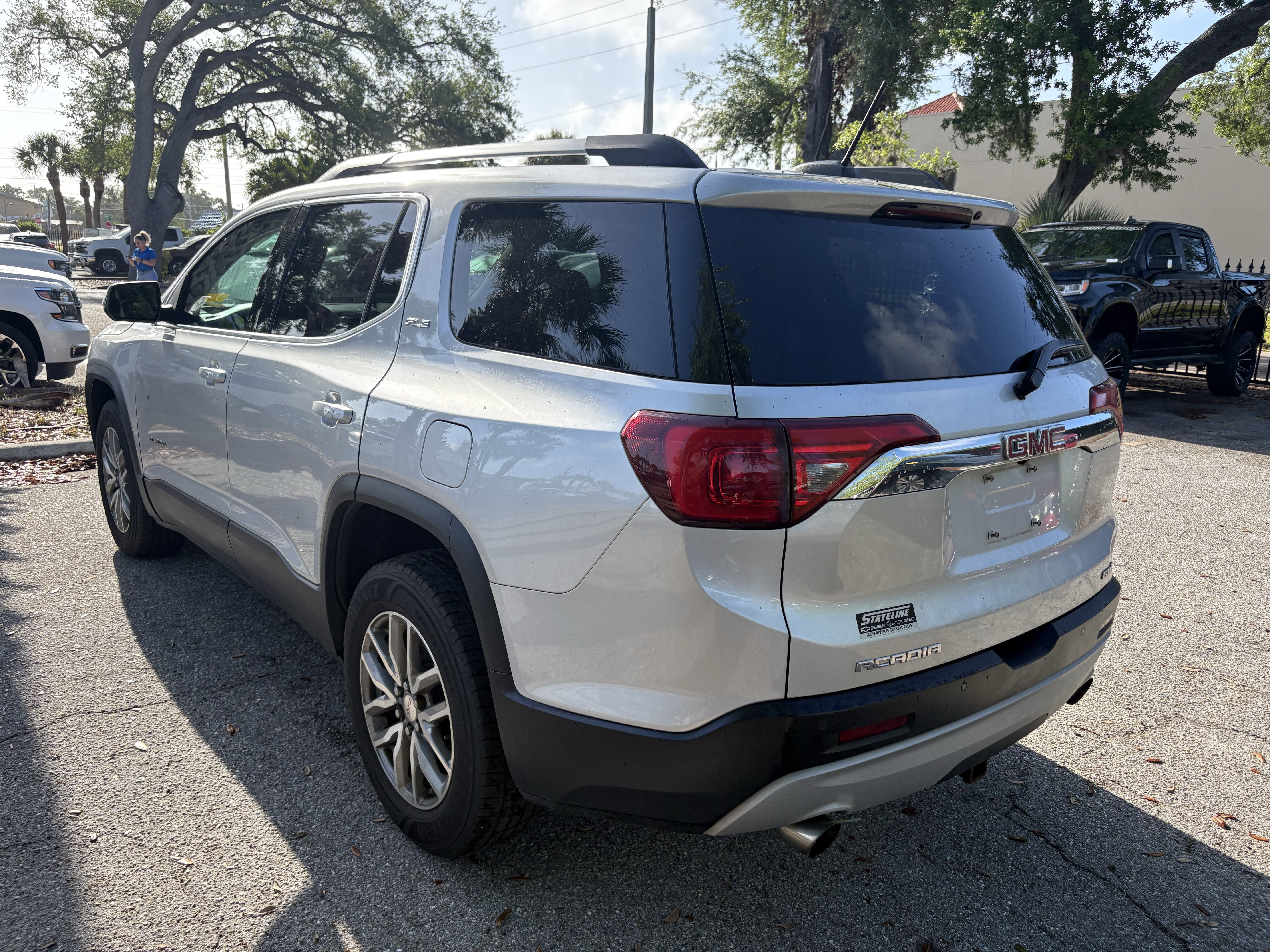 Used 2018 GMC Acadia SLE w/ Driver Alert Package I image 12