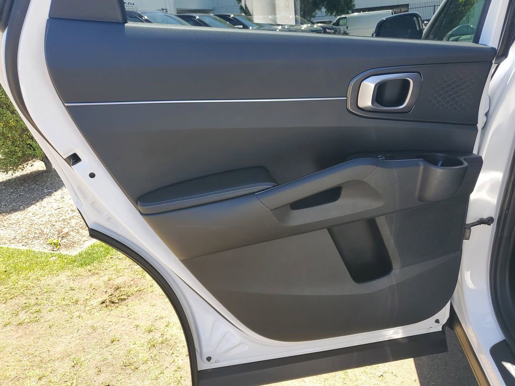 Used 2024 Kia Sorento S AWD/4WD image 16